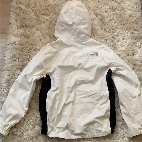 North Face white rain jacket - Picture 3 of 8